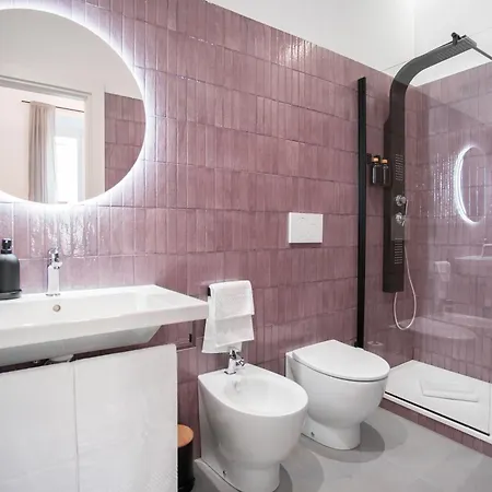 Re Di Luxury Guest house *